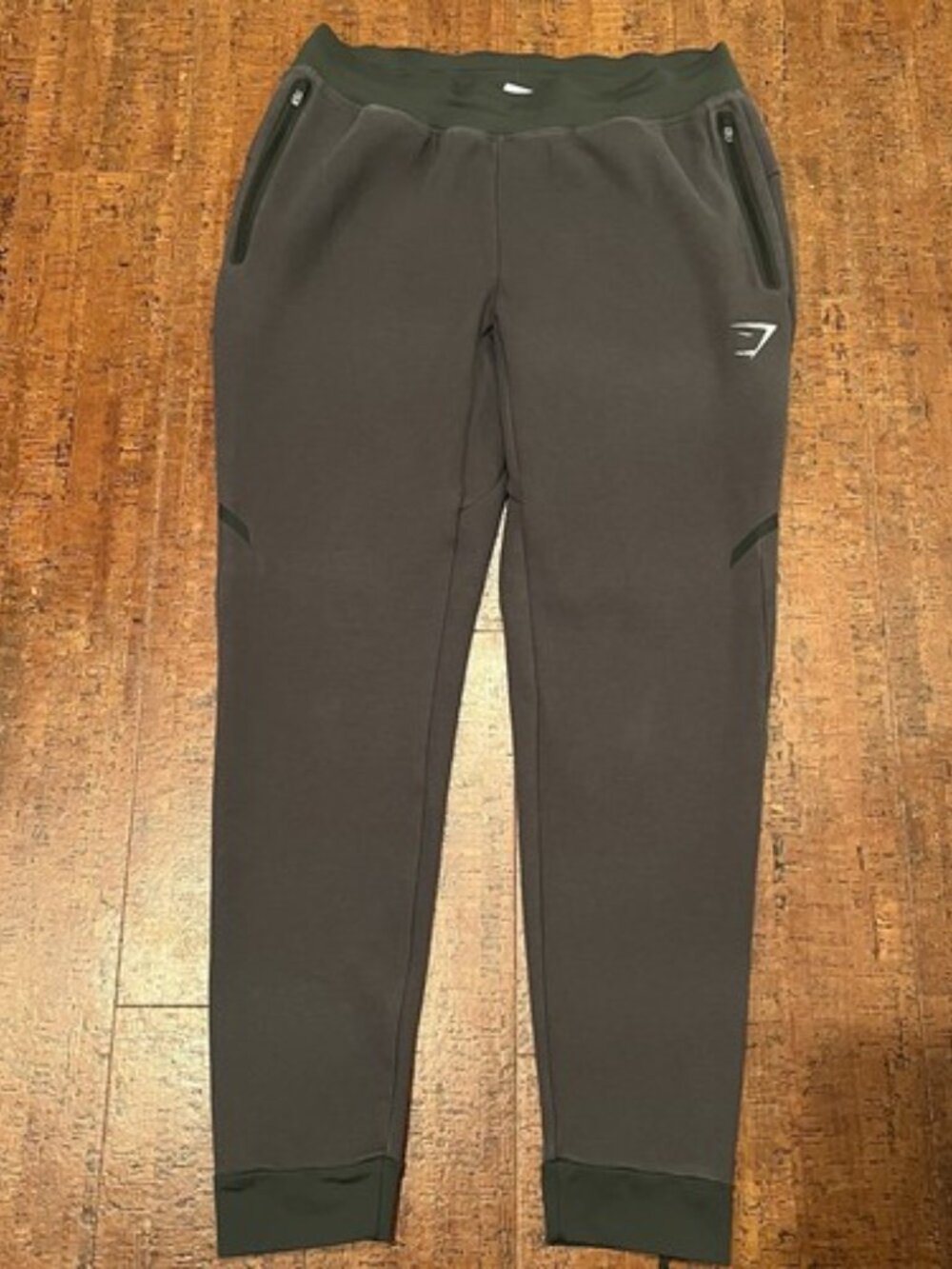 Gym Shark Men’s Medium Gray Apex Technical Jogger Pants